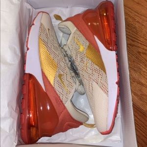 NEW NIKE AIRMAX 270s